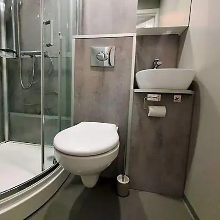 Гостевой дом Bedroom In 12 Minutes To By Train *