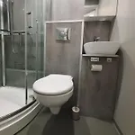 Bedroom In 12 Minutes To By Train 게스트하우스 *